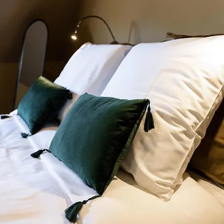 Hotel1875